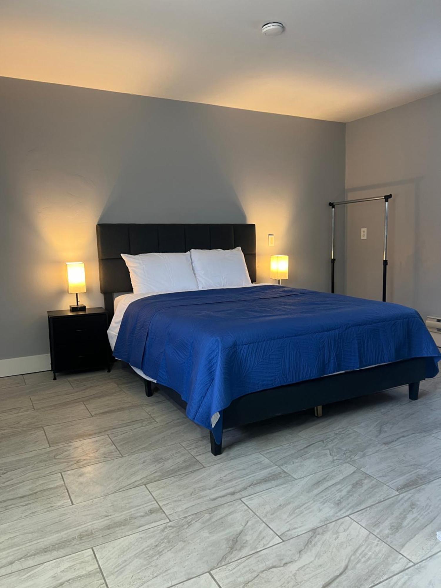 Nest Inn Уотертаун Экстерьер фото